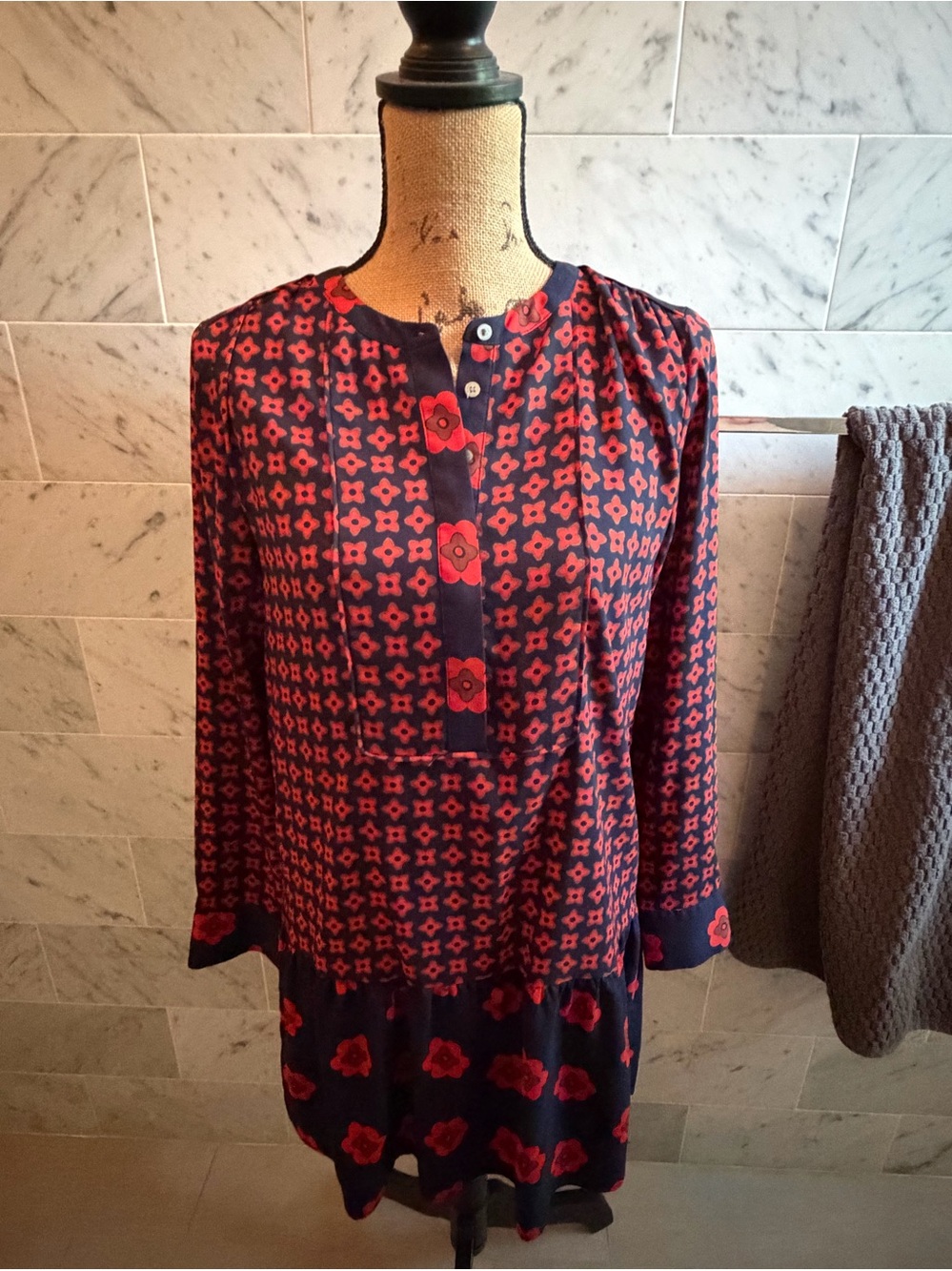Ann Taylor LOFT Navy and Red Printed Long-Sleeve Tunic Mini Dress